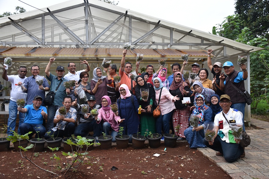 PT KPBN HOLDS HYDROPONIC TRAINING