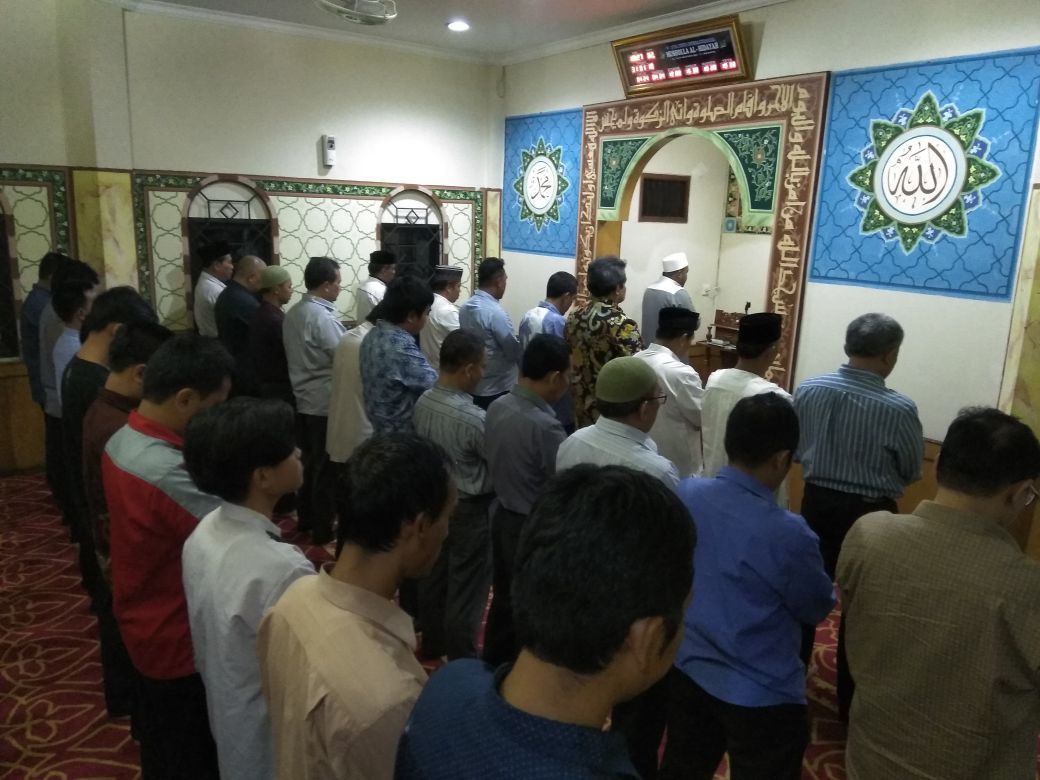 PT. KPBN Holds Total Lunar Eclipse Prayers